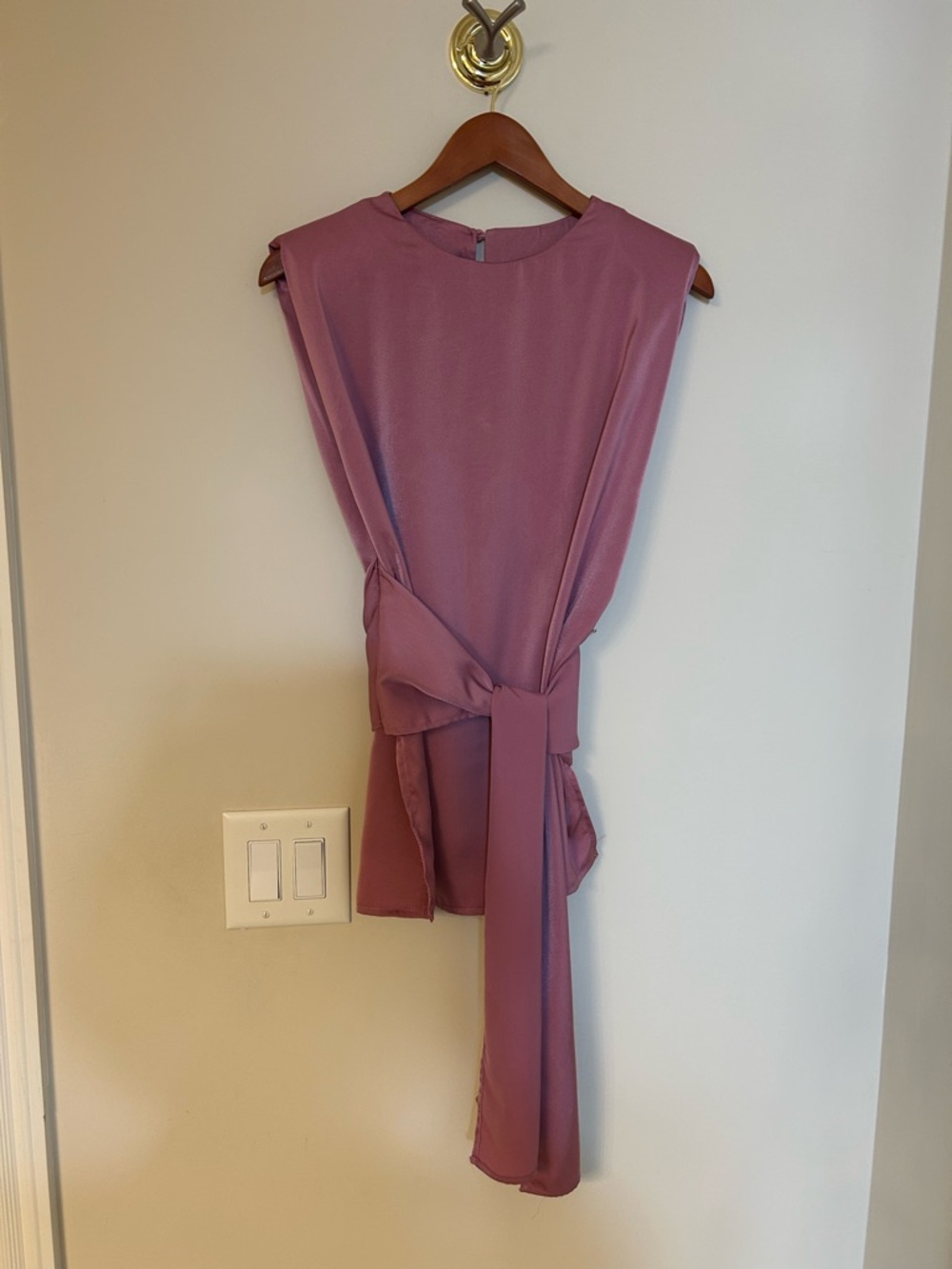 Uoozee Sleeveless Mauve Tie-Waist Top